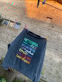 Image 6 of Suadoiro bordado a man. PALABRAS. Feita por engarga.