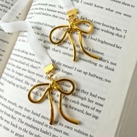 Image 1 of Pearl Bow Velvet Bookmark