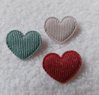 Image 1 of Broche coeur de velours au choix 