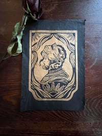 Image 4 of Linogravure « Knight of the sun » 