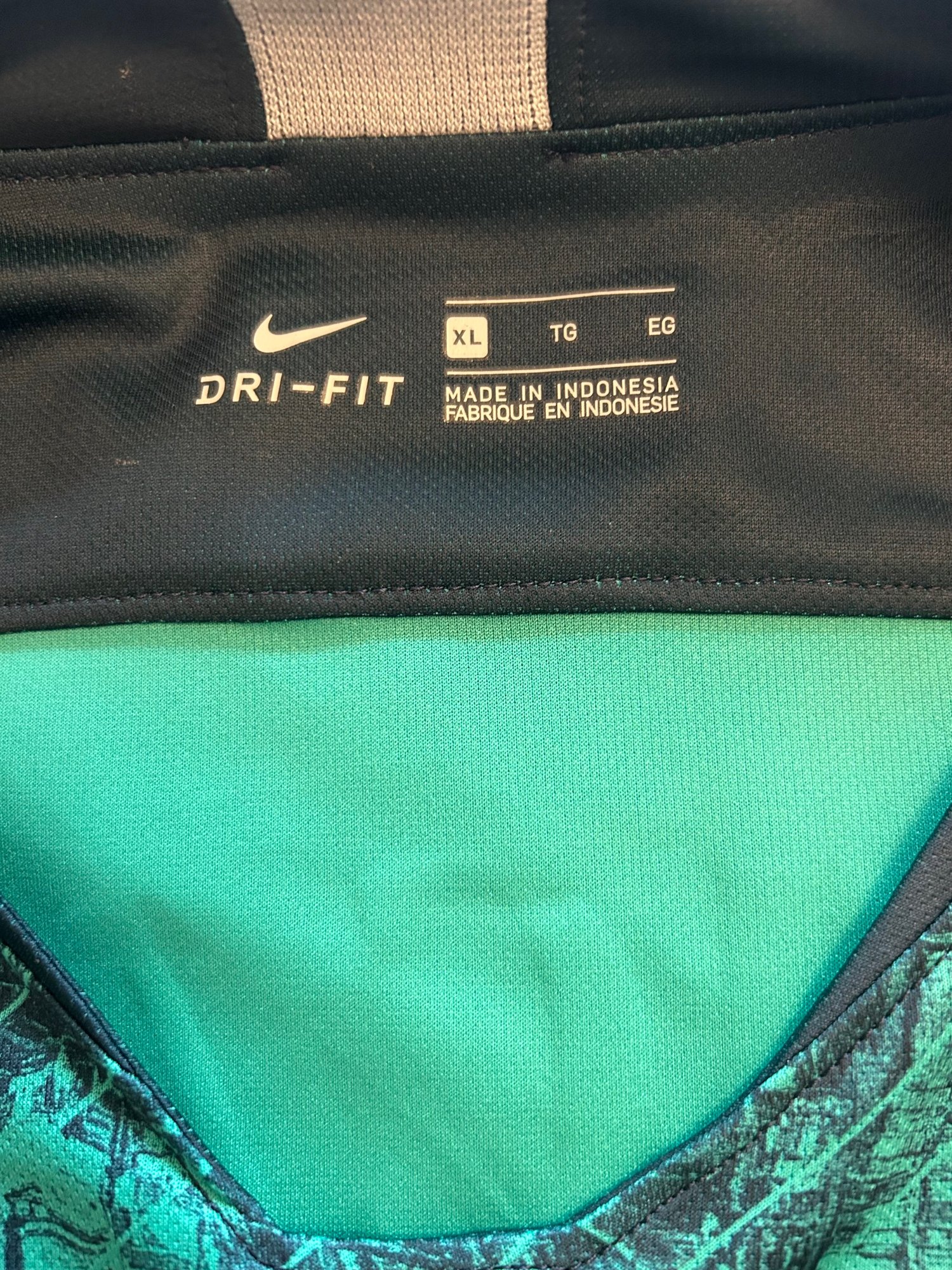 Image of Tottenham Hotspur “LUCAS 27” 2018/19 Third Shirt + patches (XL)