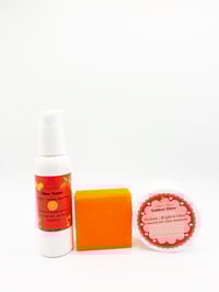 Image 2 of GOLDEN GLOW CARAMEL FACE KIT