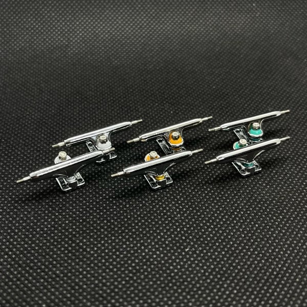 Image of Xoana Trucks 33mm (NEW)