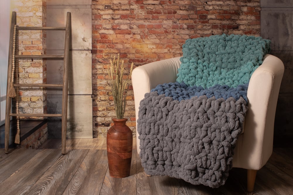 Image of Cozy Chunky Blanket-Blue/Grey