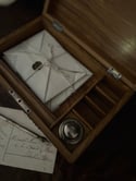 Joli ecritoire de voyage en bois d’olivier et grandes ferrures, fin XIXème siècle, sans clé