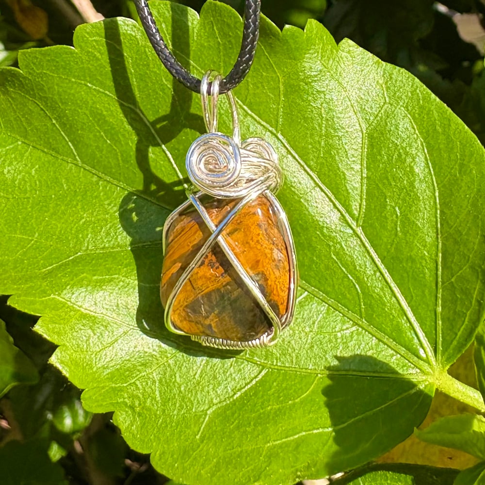 Image of tiger’s eye pendant b