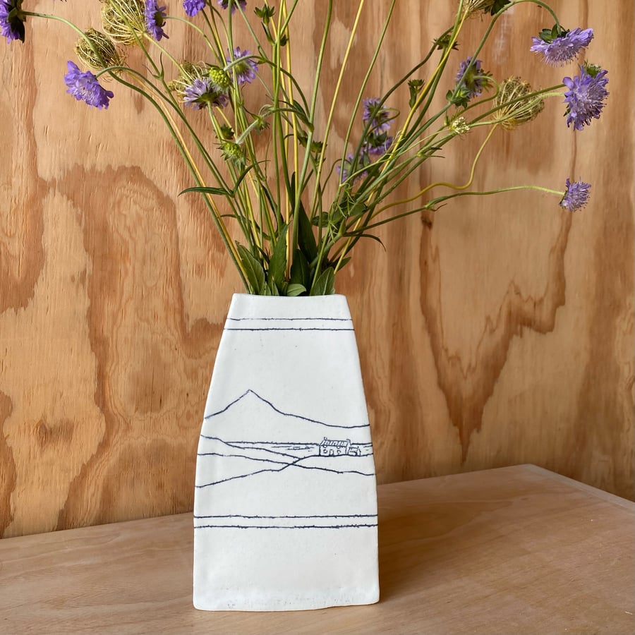 Image of 'Contours' Triangular Vase