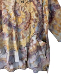 Image 5 of M Cotton Forager Top in Earthy Spiral Ice Dye