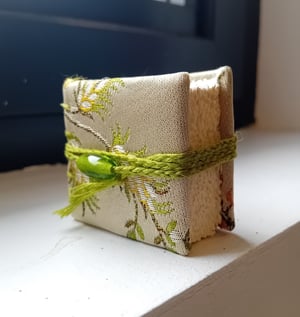 MADOC — mini livre — reliure à la française