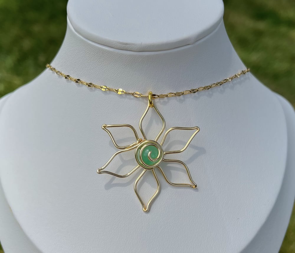 Image of Green Flower Necklace 