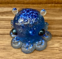 Image 2 of Bubbles the Dumbo Octopus - Frosty Lake Blue Glitter