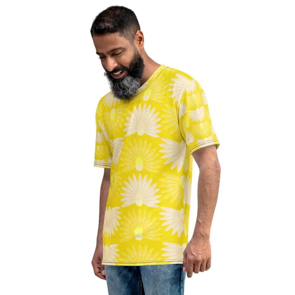 Image of Beetle Leaf Men's T-shirt illuminating yellow