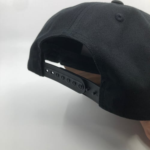 Image of Casquette Noire Noyer