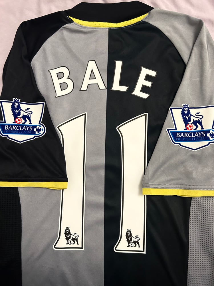 Image of Tottenham Hotspur “BALE 11” 2012/13 Third Shirt + PL patches  (M)
