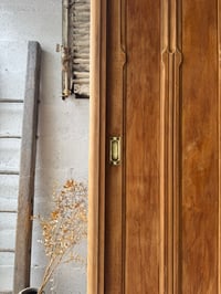 Image 13 of L’armoire parisienne aux portes coulissantes