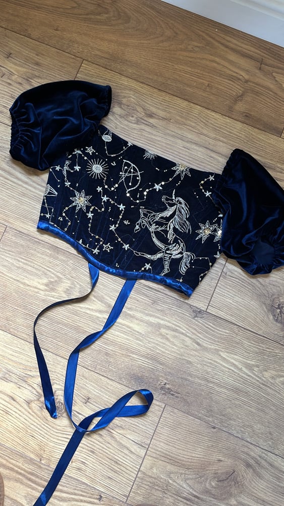 The Midnight corset with sleeves