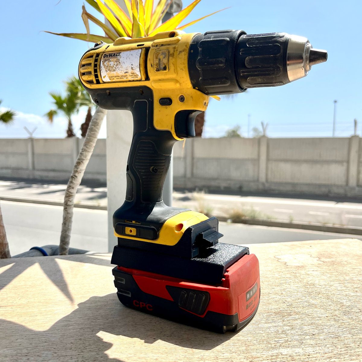 Dewalt Cordless Dewalt 18v To 20v Adapter Review Dewalt Battery