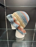 crochet bucket hat with wavy brim B