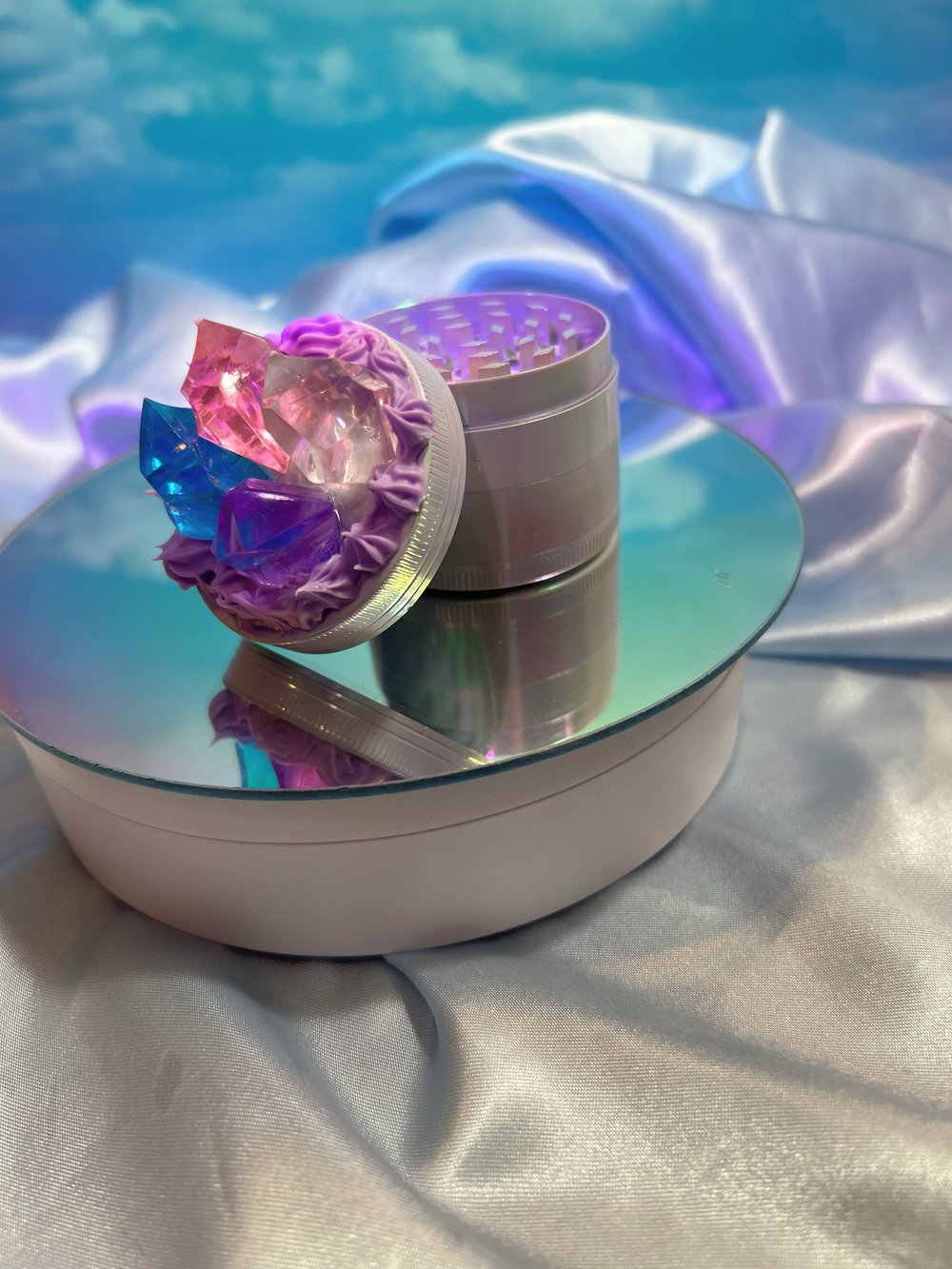 Frosted gemstone iridescent grinder 💕