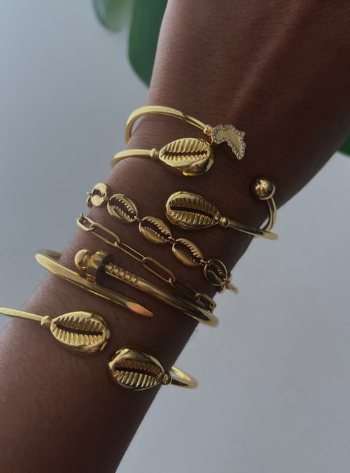Image of RICH GIRL • Gold Cowrie Shell Bracelet