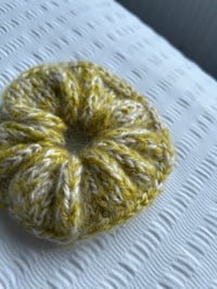 Image 2 of Knit scrunchie in chartreuse marl