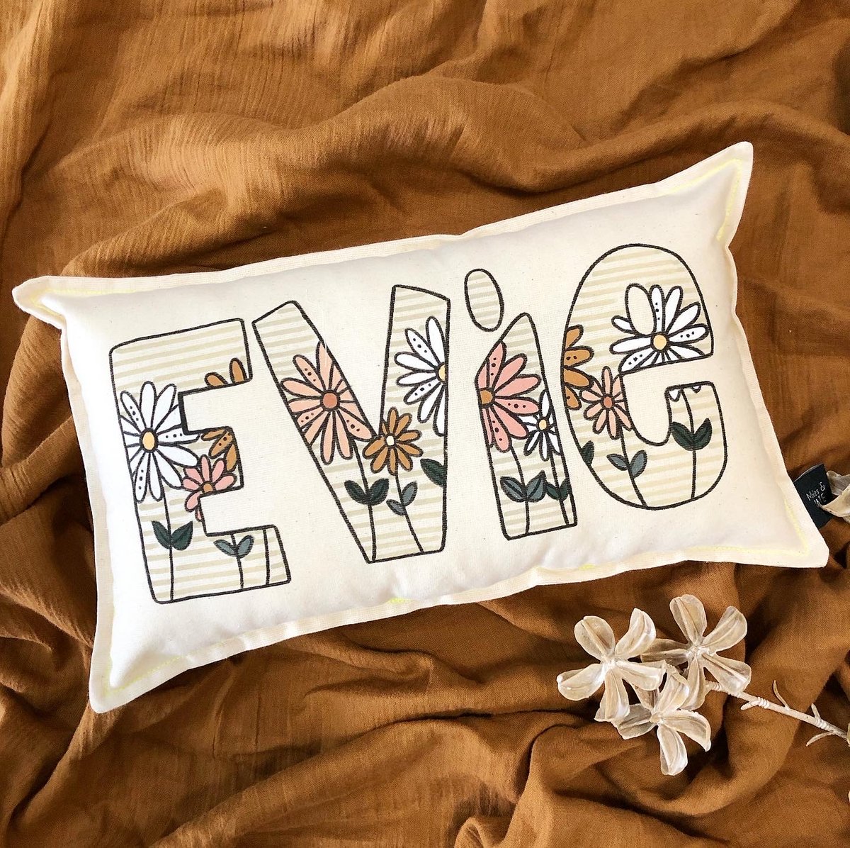 Image of Vintage daisy personalised cushion 