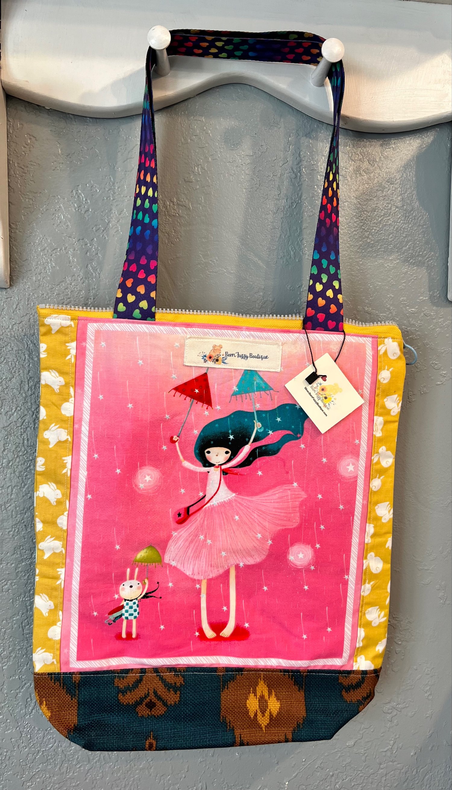 A girl with her bunny tote (Zippered) 