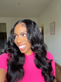 Image 1 of 24 inch BODY WAVE KNOTLESS LACE CLOSURE WIG 