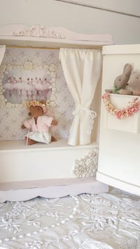 Image 3 of Teatro lago de los cisnes