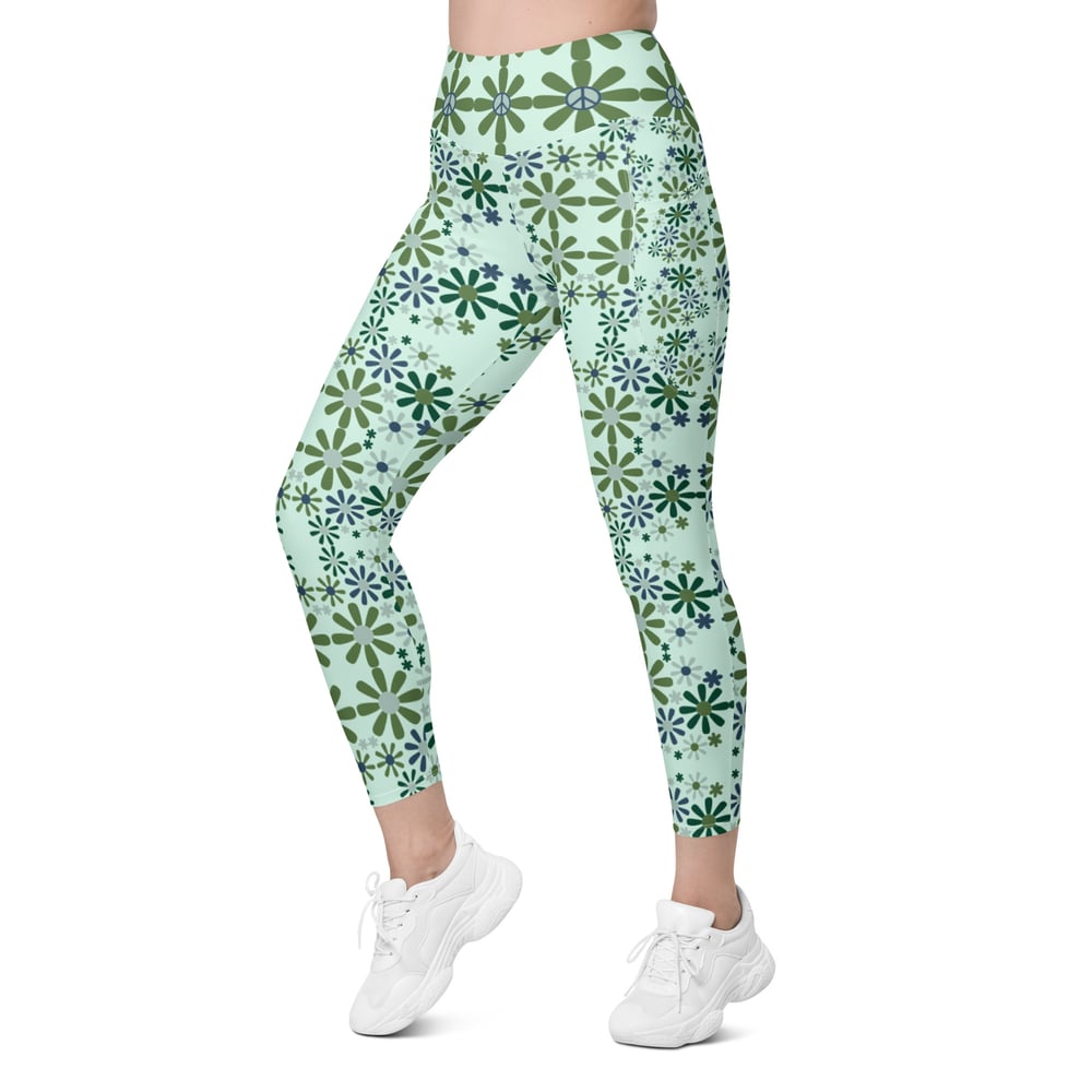 Image of 60's Designs Floral With Green And Coral Colors Leggings with pockets
