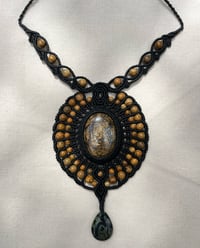 Macrame necklace with bronzite and kambaba 