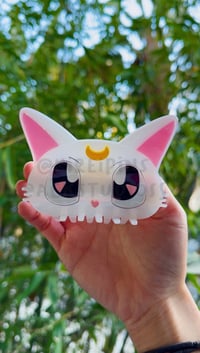 [IN HAND] WHITE MOON CAT CLAW CLIP