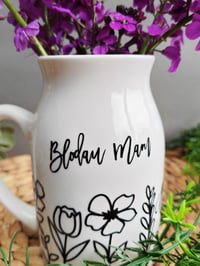 Image 2 of Blodau Mam Vase