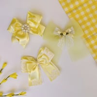 3 Lemon bows 