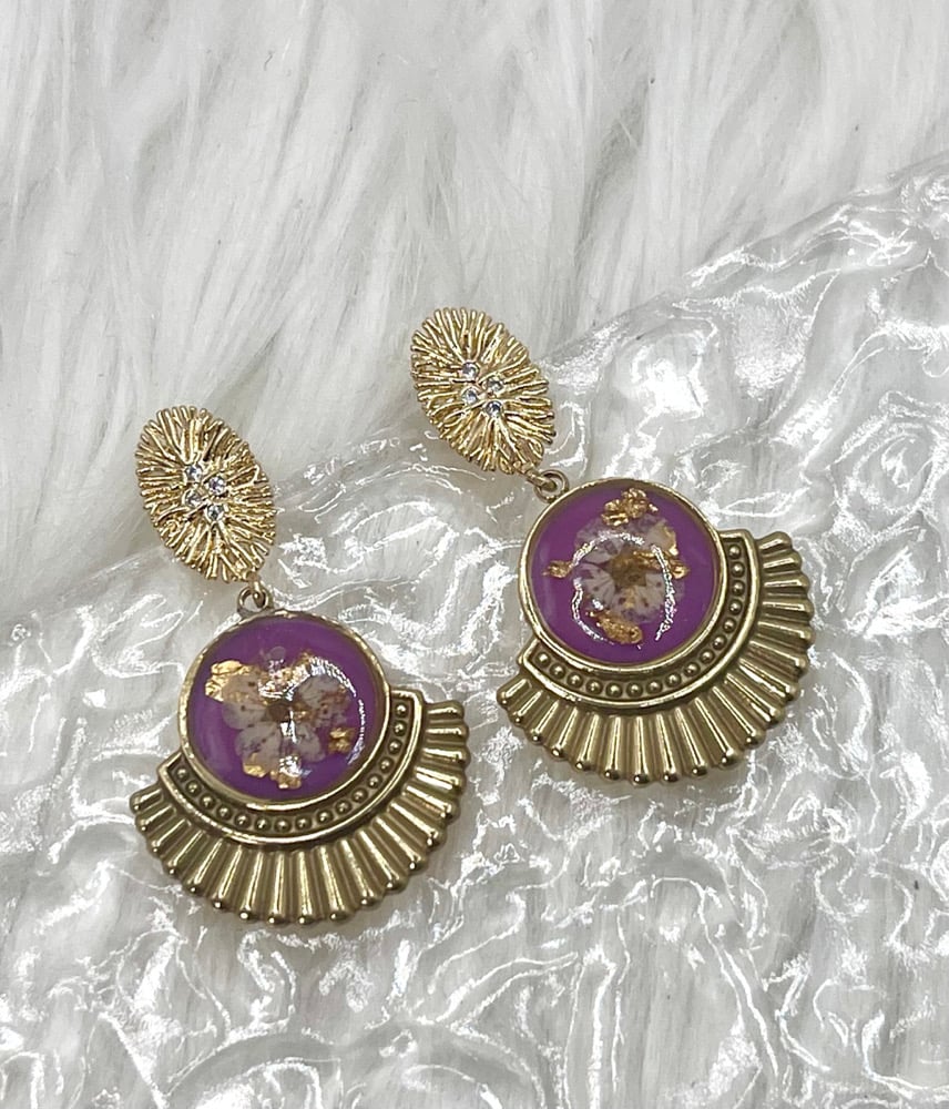 Image of FAN FLORAL PURPLE DANGLES