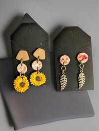 Image 3 of Earring Pull