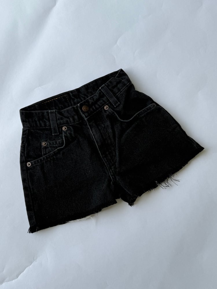 Image of Vintage 550 Levi's Cut Off in Black Size 5