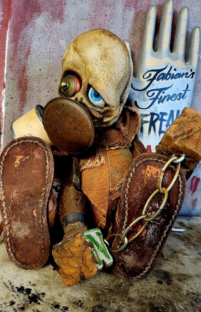 Image of FFF Dollfactory Slave Gas.ed and Chained Cont..