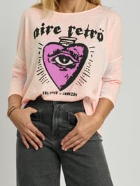 Image 3 of CAMISETA SALVAJE DE CORAZÓN ROSA