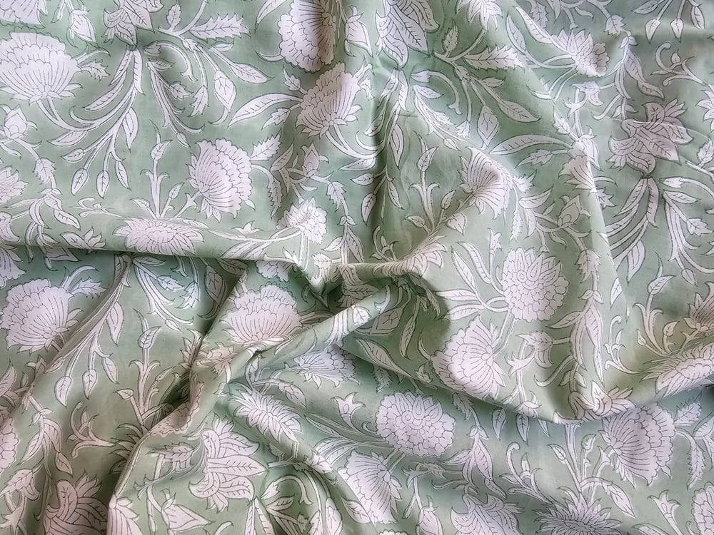 Image of Namaste fabric fleurs grimpantes (vert d'eau)