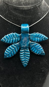 Image 2 of Weed Leaf Pendant 003