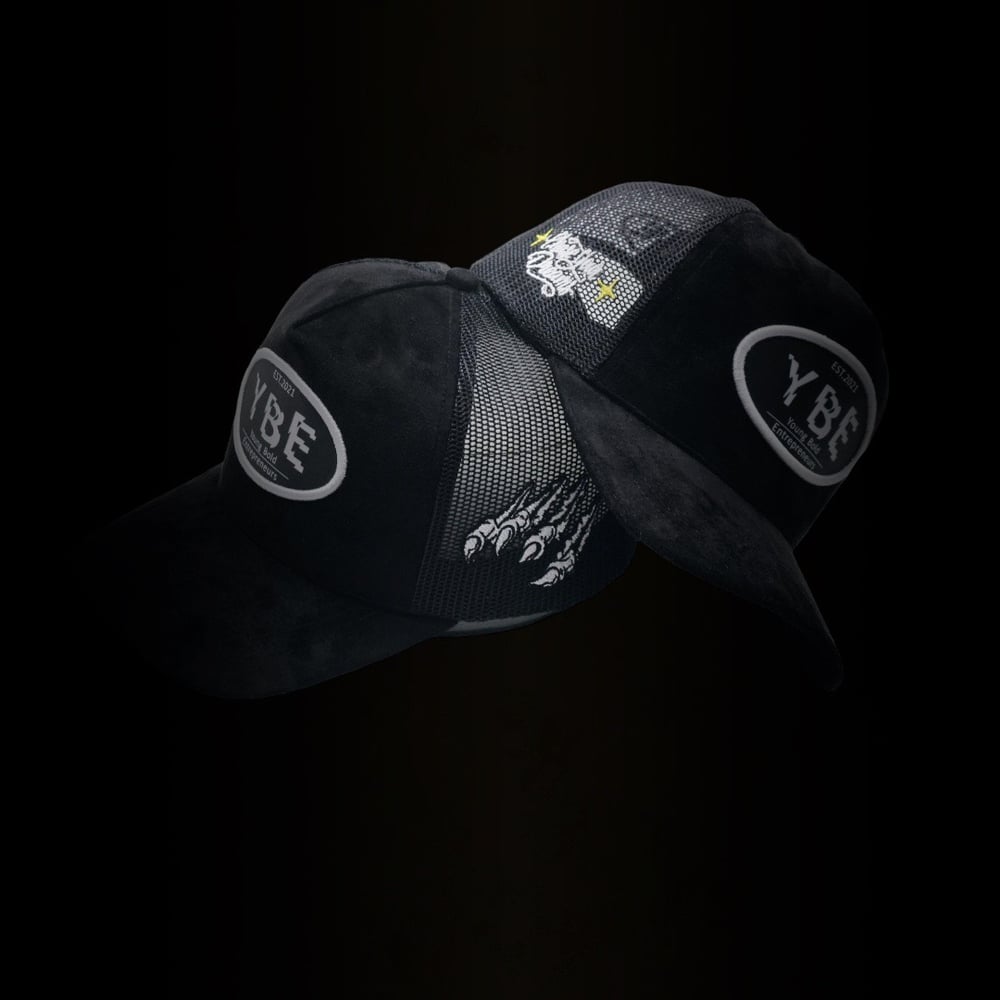 ✨Chase Your Dreams✨  Black suede trucker hat