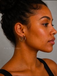 Image 1 of EXCLUSIVE GOLD 3MM HOOP EARRINGS
