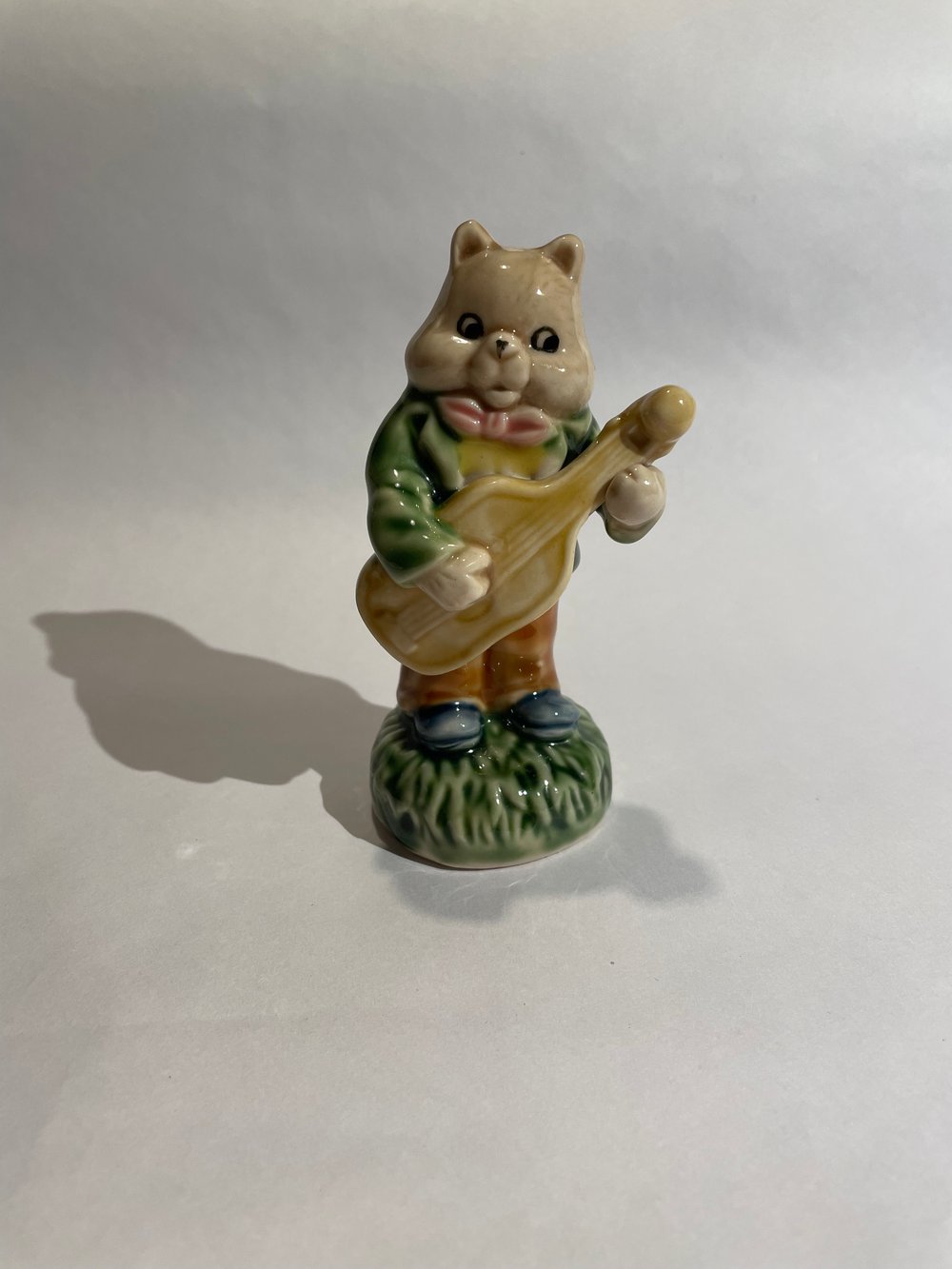 Image of Guitar playing bear ceramic 