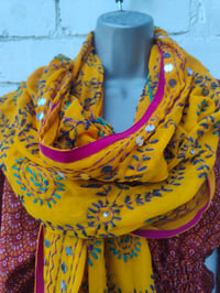 Image 2 of Thassos scarf yellow with hot pink trim