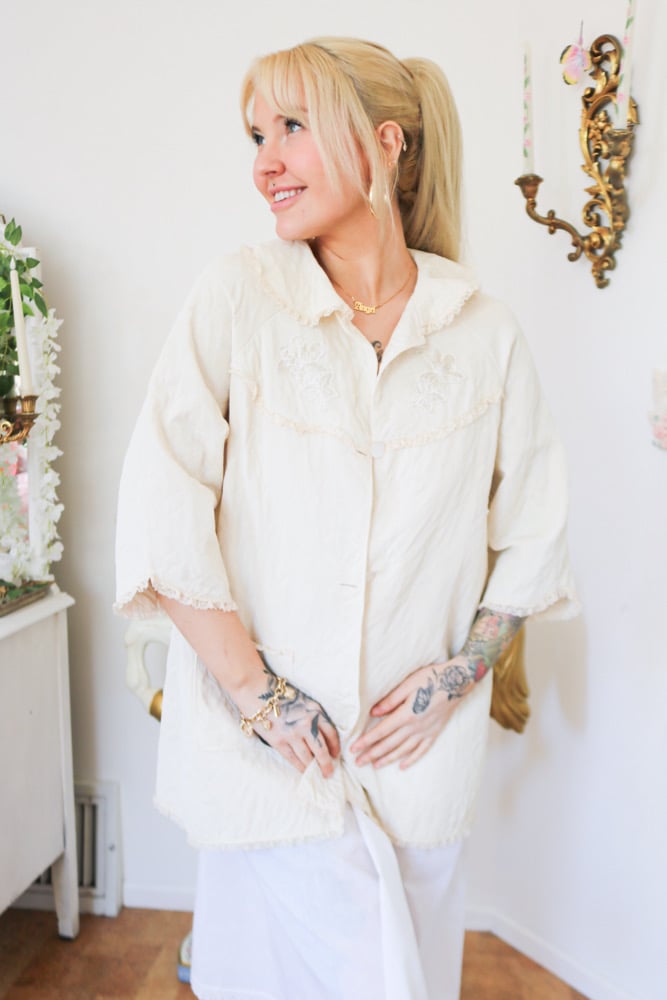 Image of 1950s D'signer by Formula Off White Quilted Bed Jacket (Medium)