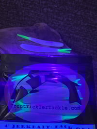 Image 2 of 4" Jerkbait- White W/Chartreuse Tails