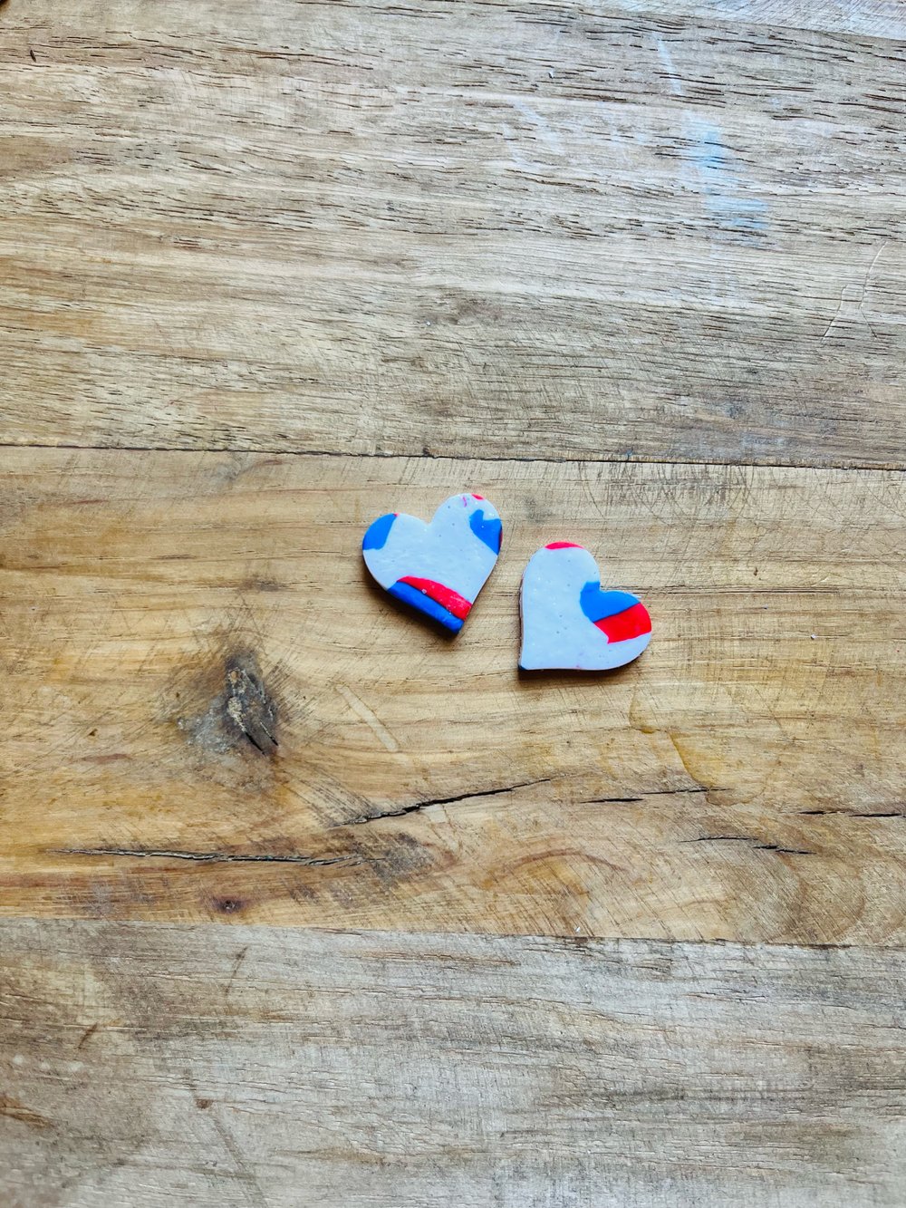 Image of White Red and Blue Mix Medium Hearts