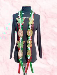 Virgen Mary Leis 