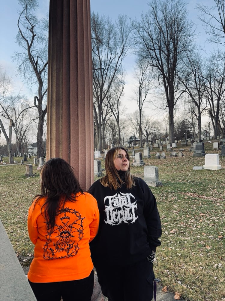 Image of 𝔅𝔞𝔯𝔟𝔢𝔡 𝔚𝔦𝔯𝔢 𝔖𝔦𝔢𝔤𝔢 (Sweater)